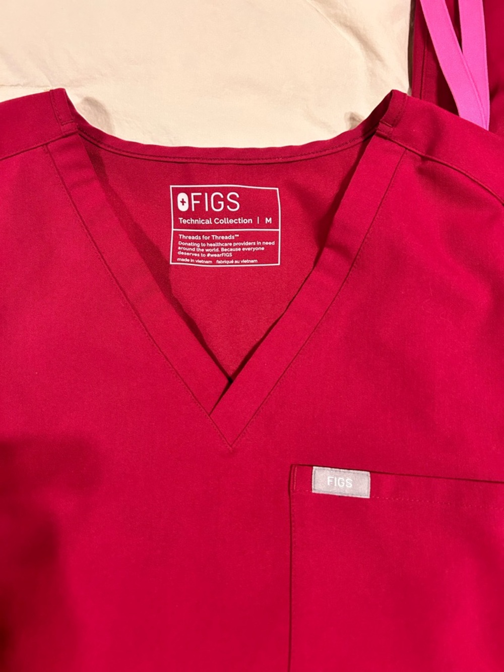 FIGS Women's Scrub Set  Pink color - Picture 5 of 10